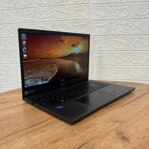 Ноутбук Б-клас Acer Aspire 7 A715-76 / 15.6" (1920x1080) IPS / Intel Core i7-12700H (14 (20) ядер по 3.5 - 4.7 GHz) / 16 GB DDR4 / 512 GB SSD / Intel Iris Xe Graphics / WebCam - Зображення 4