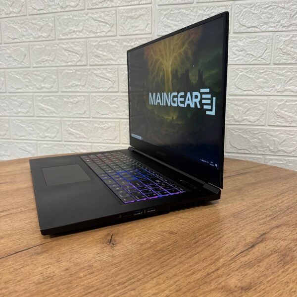 Ігровий ноутбук Maingear Element MG-ELMT002-2070S / 17.3" (1920x1080) IPS / Intel Core i7-10875H (8 (16) ядер по 2.3 - 5.1 GHz) / 16 GB DDR4 / 512 GB SSD / nVidia GeForce RTX 2070 Super, 8 GB GDDR6, 256-bit / WebCam - Зображення 5