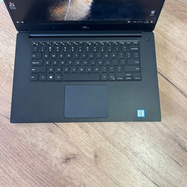 Мобільна робоча станція Б-клас Dell Precision 5510 / 15.6" (1920x1080) IPS / Intel Core i7-6820HQ (4 (8) ядра по 2.7 - 3.6 GHz) / 12 GB DDR4 / 512 GB SSD / nVidia Quadro M1000M, 2 GB GDDR5, 128-bit / WebCam - Зображення 7