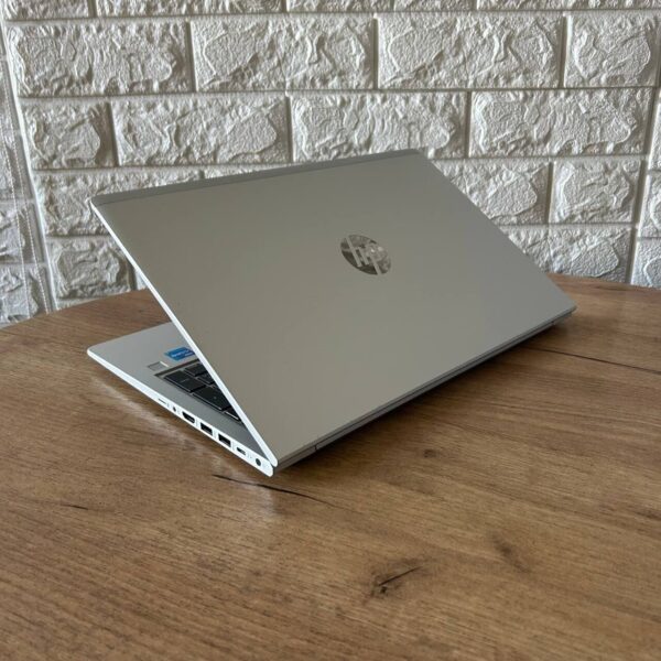 Ультрабук Б-клас HP ProBook 650 G8 / 15.6" (1920x1080) IPS / Intel Core i5-1145G7 (4 (8) ядра по 1.1 - 4.4 GHz) / 16 GB DDR4 / 256 GB SSD / Intel Iris Xe Graphics / WebCam - Зображення 6