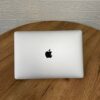 Ультрабук Б-клас Apple MacBook Air 13 2020 A2179 / 13.3'' (2560x1600) IPS / Intel Core i3-1000G4 (2 (4) ядра по 1.1 - 3.2 GHz) / 8 GB DDR4 / 256 GB SSD / Intel Iris Plus Graphics / WebCam / MacOS - Зображення 3