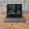 Ультрабук Apple MacBook Pro 13 A2251 2020 / 13.3" (2560x1600) IPS / Intel Core i5-1038NG7 (4 (8) ядра по 2.0 - 3.8 GHz) / 32 GB DDR4 / 512 GB SSD / Intel Iris Plus Graphics / WebCam / MacOS - Зображення 2
