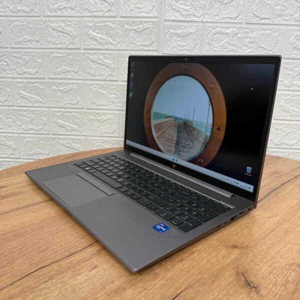 Ультрабук HP ZBook Firefly 15 G8 / 15.6" (1920x1080) IPS / Intel Core i7-1185G7 (4 (8) ядра по 1.2 - 4.8 GHz) / 16 GB DDR4 / 512 GB SSD NVMe / Intel Iris Xe Graphics / WebCam - Зображення 5
