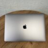 Ігровий ультрабук Apple MacBook Pro 16 2019 A2141 / 16" (3072x1920) IPS / Intel Core i7-9750H (6 (12) ядер по 2.6 - 4.5 GHz) / 16 GB DDR4 / 512 GB SSD / AMD Radeon Pro 5300M, 4 GB GDDR6, 128-bit / WebCam / MacOS - Зображення 3