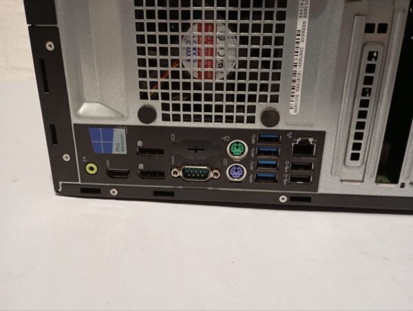 ПК Dell OptiPlex 5040 Tower / Intel Core i3-6100 (2 (4) ядра по 3.7 GHz) / 16 GB DDR3 / 120 GB SSD + 500 GB HDD / Intel HD Graphics 530 / DVD-RW + USB-флешка 64 GB + DispleyPort-кабель - Зображення 5