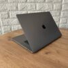 Ультрабук Б-клас Apple MacBook Pro A1707 (2017) / 15.4" (2880x1800) IPS / Intel Core i7-4810MQ (4 (8) ядра по 2.8 - 3.8 GHz) / 16 GB DDR4 / 512 GB SSD / AMD Radeon Pro 560, 4 GB GDDR5, 128-bit / WebCam - Зображення 6