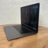 Ігровий ультрабук Б-клас Apple MacBook Pro A1990 2018 / 15.4" (2880x1800) IPS / Intel Core i7-8750H (6 (12) ядер по 2.2 - 4.1 GHz) / 16 GB DDR4 / 256 GB SSD / AMD Radeon Pro 555X, 4 GB GDDR5, 128-bit / WebCam / macOS - Зображення 5