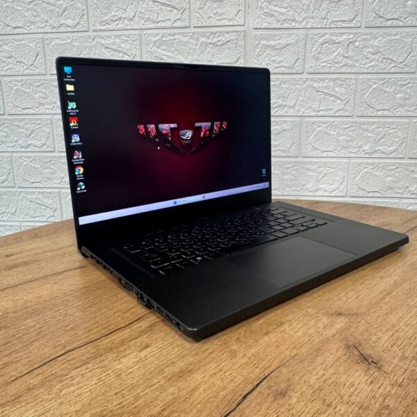 Ігровий ноутбук Б-клас Asus ROG Zephyrus GA503RM / 15.6" (2560x1440) IPS / AMD Ryzen 7 6800HS (8 (16) ядер по 3.2 - 4.7 GHz) / 16 GB DDR5 / 1000 GB SSD / nVidia GeForce RTX 3070 Ti, 8 GB GDDR6, 256-bit / WebCam - Зображення 4