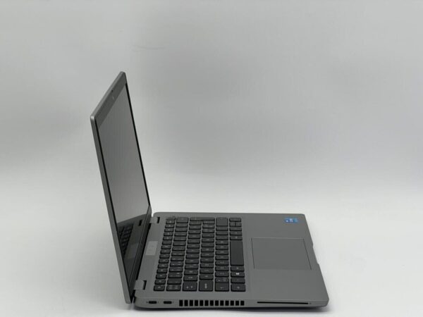 Ультрабук Dell Latitude 5420 / 14" (1920x1080) IPS / Intel Core i3-1125G4 (4 (8) ядра по 2.0 - 3.7 GHz) / 16 GB DDR4 / 240 GB SSD / Intel UHD Graphics / WebCam - Зображення 3
