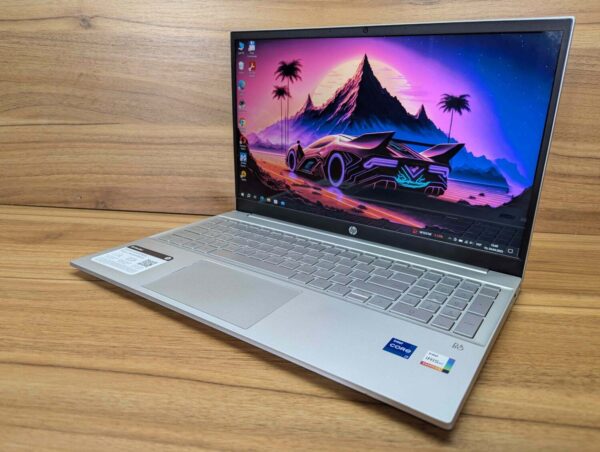 Ультрабук Б-клас HP Pavilion 15-eg1077nr / 15.6" (1920x1080) IPS / Intel Core i7-1195G7 (4 (8) ядра по 1.3 - 5.0 GHz) / 16 GB DDR4 / 512 GB SSD / Intel Iris Xe Graphics / WebCam / Windows 10 - Зображення 6