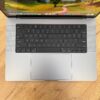 Ультрабук Apple MacBook Pro 16 2021 A2485 / 16.2" (3456x2234) IPS / Apple M1 Pro (10 ядер по 3.2 GHz) / 16 GB DDR5 / 1000 GB SSD / Apple M1 Pro Graphics / WebCam / MacOS - Зображення 7
