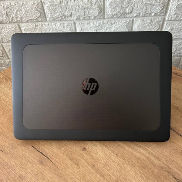 Мобільна робоча станція Б-клас HP Zbook 15 G3 / 15.6" (1920x1080) TN / Intel Xeon E3-1505M v5 (4 (8) ядра по 2.8 - 3.7 GHz) / 16 GB DDR4 / 256 GB SSD / nVidia Quadro M1000M, 2 GB GDDR5, 128-bit / WebCam - Зображення 3