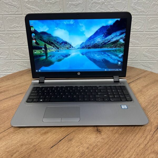 Ноутбук Б-клас HP ProBook 450 G3 / 15.6" (1920x1080) TN / Intel Core i5-6200U (2 (4) ядра по 2.3 - 2.8 GHz) / 8 GB DDR4 / 128 GB SSD + 500 GB HDD / Intel HD Graphics 520 / WebCam - Зображення 2