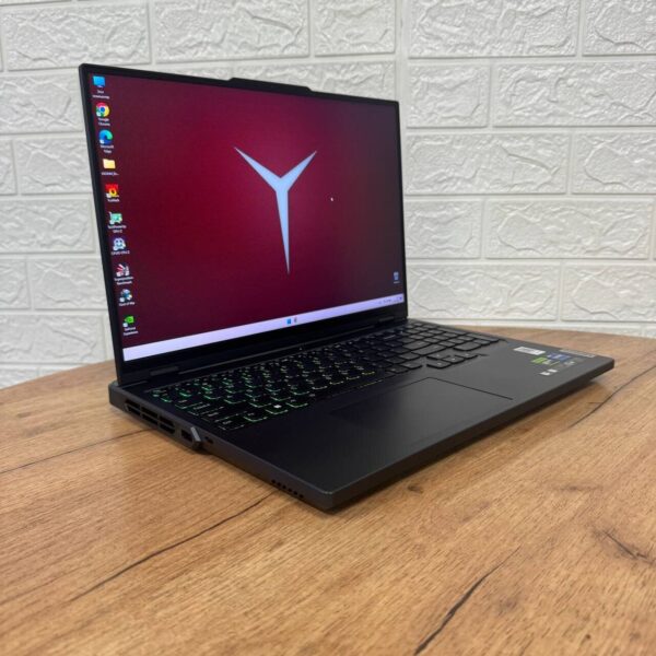 Ігровий ноутбук Б-клас Lenovo Legion Pro 5 16IRX8 / 16" (2560x1600) IPS / Intel Core i7-13700HX (16 (24) ядра по 3.7 - 5.0 GHz) / 32 GB DDR5 / 1000 GB SSD NVMe / nVidia GeForce RTX 4070, 8 GB GDDR6, 128-bit / WebCam - Зображення 4