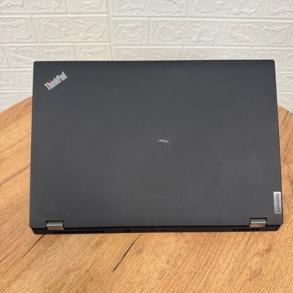 Мобільна робоча станція Б-клас Lenovo ThinkPad P17 Gen 1 / 17.3" (1920x1080) IPS / Intel Core i7-10850H (6 (12) ядер по 2.7 - 5.1 GHz) / 16 GB DDR4 / 500 GB SSD / nVidia Quadro T1000, 4 GB DDR5, 128-bit / WebCam - Зображення 3
