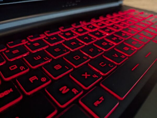 Ігровий ноутбук MSI MS-16W2 / 15.6" (1920x1080) IPS / Intel Core i5-10500H (6 (12) ядер по 2.5 - 4.5 GHz) / 16 GB DDR4 / 1000 GB SSD / nVidia GeForce RTX 3060, 6 GB GDDR6, 192-bit / WebCam / WebCam / Windows 10 - Зображення 6