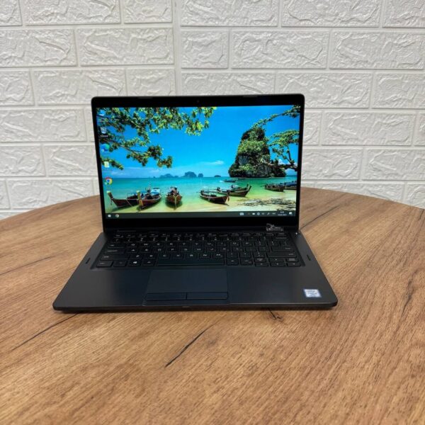 Ультрабук-трансформер Dell Latitude 5300 2-in-1 / 13.3" (1920x1080) IPS Touch / Intel Core i5-8365U (4 (8) ядра по 1.6 - 4.1 GHz) / 8 GB DDR4 / 256 GB SSD / Intel UHD Graphics / WebCam - Зображення 2