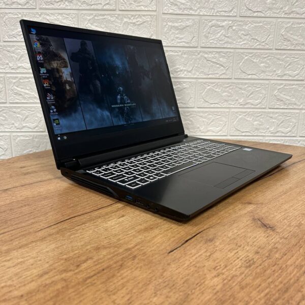 Ігровий ноутбук Б-клас Sager NH55ED / 15.6" (1920x1080) IPS / Intel Core i7-8750H (6 (12) ядер по 2.2 - 4.1 GHz) / 16 GB DDR4 / 512 GB SSD / nVidia GeForce RTX 2060, 6 GB GDDR6, 192-bit / WebCam - Зображення 4