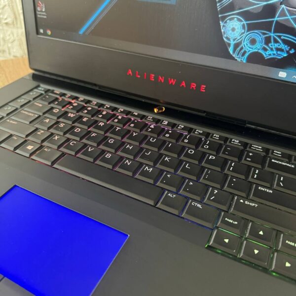 Ігровий ноутбук Б-клас Dell Alienware 15 R3 / 15.6" (1920x1080) IPS / Intel Core i5-6300HQ (4 ядра по 2.3 - 3.2 GHz) / 16 GB DDR4 / 128 GB SSD M.2 + 1000 GB HDD / nVidia GeForce GTX 1060, 6 GB GDDR5, 192-bit / WebCam - Зображення 8