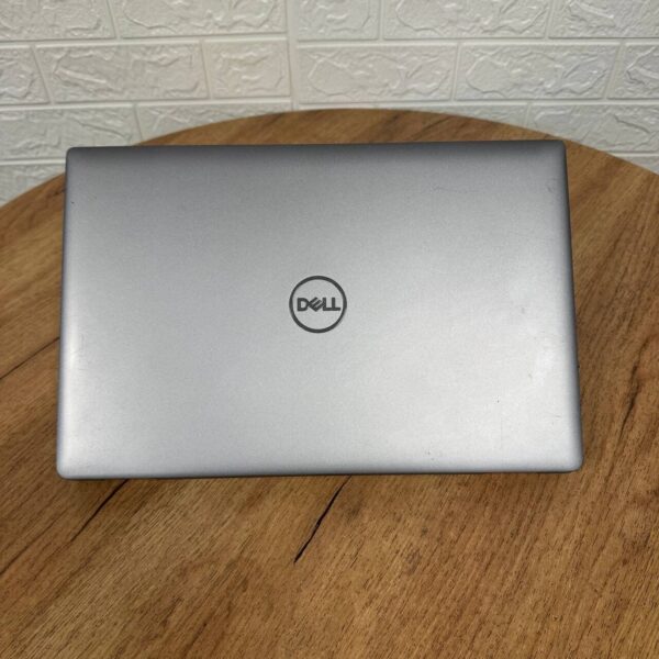 Ультрабук Б-клас Dell Latitude 5520 / 15.6" (1920x1080) IPS Touch / Intel Core i7-1165G7 (4 (8) ядра по 2.8 - 4.7 GHz) / 16 GB DDR4 / 512 GB SSD / Intel Iris Xe Graphics / WebCam - Зображення 3