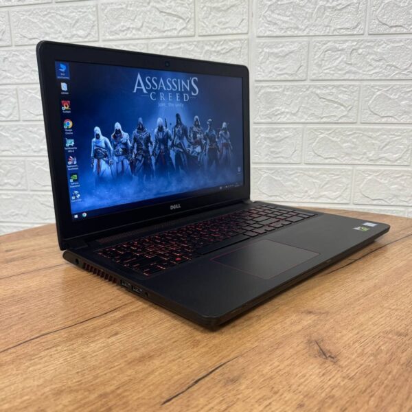 Ігровий ноутбук Б-клас Dell Inspiron 15 5577 / 15.6" (1920x1080) TN / Intel Core i7-7700HQ (4 (8) ядра по 2.8 - 3.8 GHz) / 16 GB DDR4 / 500 GB SSD / nVidia GeForce GTX 1050, 4 GB GDDR5, 128-bit / WebCam - Зображення 4