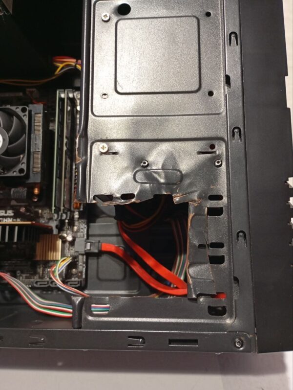 ПК Б-клас QUBE QB05M Tower / AMD Athlon X4 840 (4 ядра по 3.1 - 3.8 GHz) / 8 GB DDR3 / 500 GB HDD / AMD Radeon R7 240, 2 GB DDR3, 128-bit / 400W - Зображення 8