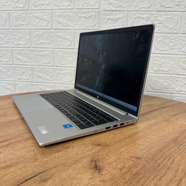Ультрабук HP ProBook 650 G8 / 15.6" (1920x1080) IPS / Intel Core i5-1135G7 (4 (8) ядра по 2.4 - 4.2 GHz) / 16 GB DDR4 / 512 GB SSD / Intel Iris Xe Graphics / WebCam - Зображення 5