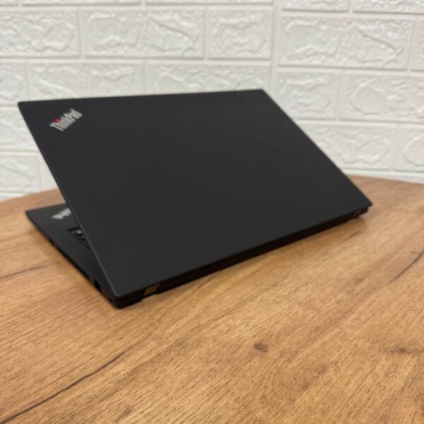 Ультрабук Б-клас Lenovo ThinkPad T490 / 14" (1920x1080) IPS / Intel Core i7-8565U (4 (8) ядра по 1.8 - 4.6 GHz) / 8 GB DDR4 / 256 GB SSD / Intel UHD Graphics / WebCam - Зображення 6