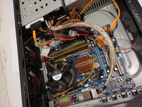 ПК Б-клас LogicPower SFF / Intel Core 2 Quad Q8300 (4 ядра по 2.5 GHz) / 6 GB DDR2 / 120 GB SSD / Intel GMA X4500 / Win 10 - Зображення 6