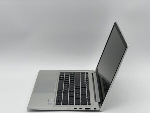 Ультрабук Б-клас HP EliteBook 830 G7 / 13.3" (1920x1080) IPS / Intel Core i7-10610U (4 (8) ядра по 1.8 - 4.9 GHz) / 16 GB DDR4 / 240 GB SSD / Intel UHD Graphics / WebCam - Зображення 5