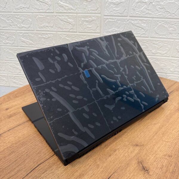 Ігровий ноутбук Sager NH77HK / 17.3" (1920x1080) IPS / Intel Core i7-11800H (8 (16) ядра по 2.3 - 4.6 GHz) / 16 GB DDR4 / 500 GB SSD / nVidia GeForce RTX 3050 Ti, 4 GB GDDR6, 128-bit / WebCam - Зображення 5