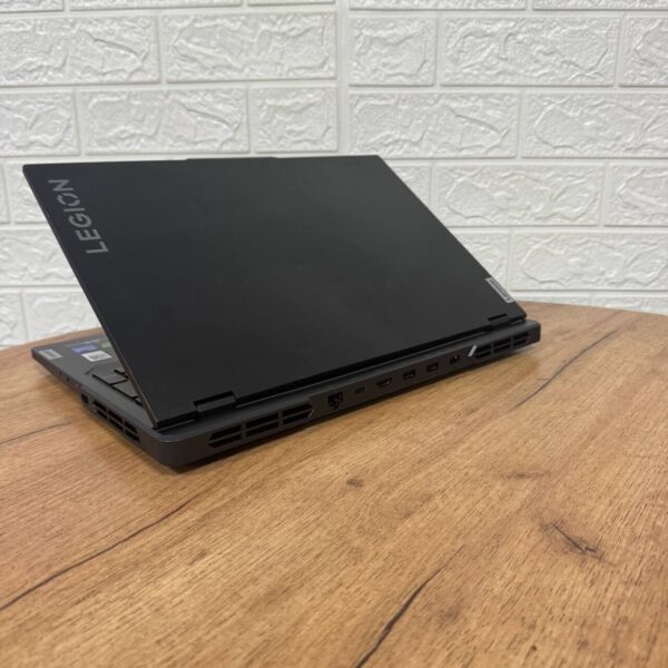 Ігровий ноутбук Б-клас Lenovo Legion Pro 5 16IRX8 / 16" (2560x1600) IPS / Intel Core i7-13700HX (16 (24) ядра по 3.7 - 5.0 GHz) / 32 GB DDR5 / 1000 GB SSD NVMe / nVidia GeForce RTX 4070, 8 GB GDDR6, 128-bit / WebCam - Зображення 6