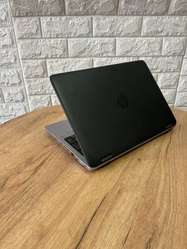 Ноутбук Б-клас HP ProBook 650 G3 / 15.6" (1920x1080) TN / Intel Core i5-7200U (2 (4) ядра по 2.5 - 3.1 GHz) / 8 GB DDR4 / 256 GB SSD / Intel HD Graphics 620 / WebCam - Зображення 6