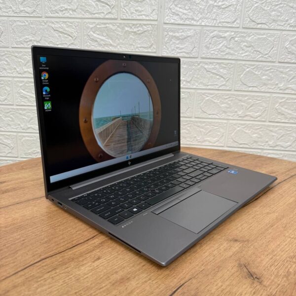 Ультрабук HP ZBook Firefly 15 G8 / 15.6" (1920x1080) IPS / Intel Core i7-1185G7 (4 (8) ядра по 1.2 - 4.8 GHz) / 16 GB DDR4 / 512 GB SSD NVMe / Intel Iris Xe Graphics / WebCam - Зображення 4