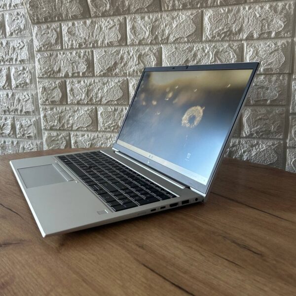 Ультрабук Б-клас HP EliteBook 850 G8 / 15.6" (1920x1080) IPS / Intel Core i7-1185G7 (4 (8) ядра по 3.0 - 4.8 GHz) / 16 GB DDR4 / 256 GB SSD / Intel Iris Xe Graphics / WebCam - Зображення 5