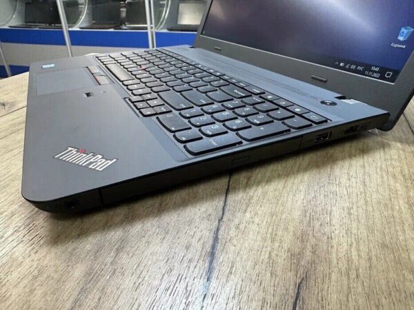 Ноутбук Lenovo ThinkPad E560 / 15.6" (1366x768) TN / Intel Core i5-6200U (2 (4) ядра по 2.3 - 2.8 GHz) / 8 GB DDR4 / 256 GB SSD / Intel HD Graphics 520 / WebCam / HDMI - Зображення 5
