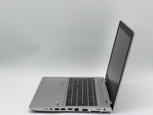 Ноутбук HP ProBook 650 G4 / 15.6" (1366x768) TN / Intel Core i5-8265U (4 (8) ядра по 1.6 - 3.9 GHz) / 8 GB DDR4 / 120 GB SSD / Intel HD Graphics 620 / WebCam - Зображення 4