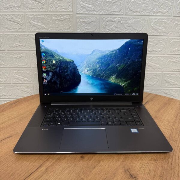 Мобільна робоча станція HP ZBook Studio G4 / 15.6" (1920x1080) IPS / Intel Core i7-7700HQ (4 (8) ядра по 2.8 - 3.8 GHz) / 8 GB DDR4 / 512 GB SSD / nVidia Quadro M1200, 4 GB GDDR5, 128-bit / WebCam - Зображення 2