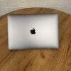 Ультрабук Б-клас Apple MacBook Air 13 2020 A2337 / 13.6" (2560x1600) IPS / Apple M1 (8 ядер по 2.1 - 3.2 GHz) / 16 GB DDR4 / 250 GB SSD / Apple M1 Graphics / WebCam / MacOS - Зображення 3