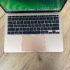 Ультрабук Б-клас Apple MacBook Air 13 2020 A2337 Gold / 13.3" (2560x1600) IPS / Apple M1 (8 ядер по 2.1 - 3.2 GHz) / 8 GB DDR3 / 256 GB SSD / Apple M1 Graphics / WebCam / MacOS - Зображення 7