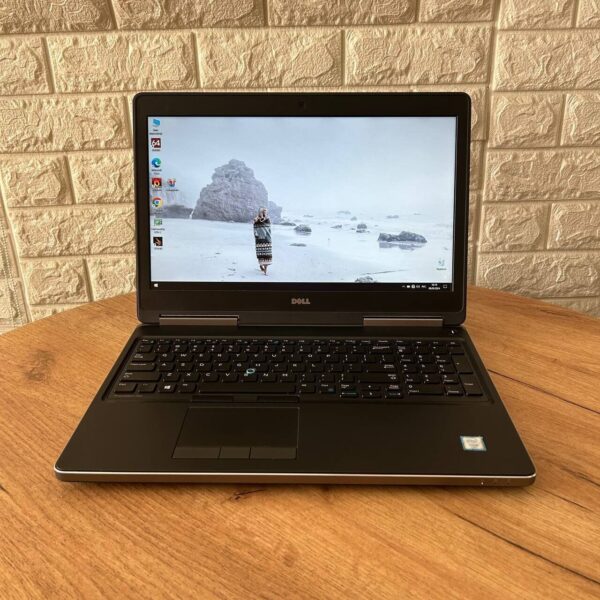 Мобільна робоча станція Б-клас Dell Precision 7520 / 15.6" (1920x1080) TN / Intel Xeon E3-1535M v6 (4 (8) ядра по 3.1 - 4.2 GHz) / 16 GB DDR4 / 128 GB SSD M.2 + 500 GB HDD / AMD Radeon Pro WX 4130, 2 GB GDDR5, 128-bit / WebCam - Зображення 2