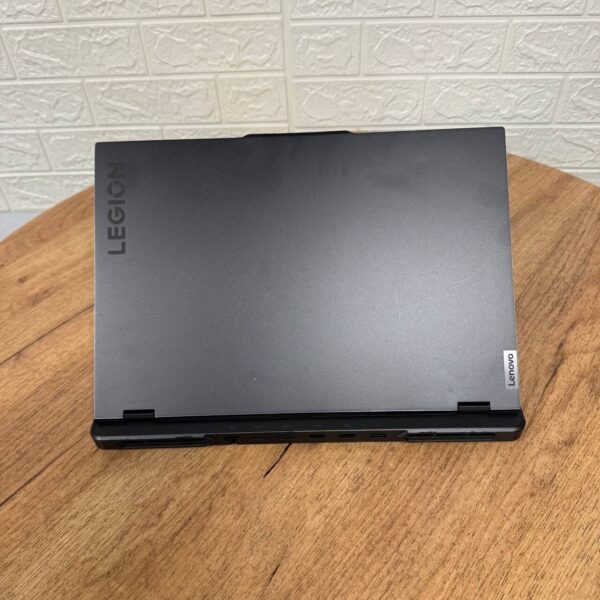 Ігровий ноутбук Б-клас Lenovo Legion Pro 5 16IRX8 / 16" (2560x1600) IPS / Intel Core i7-13700HX (16 (24) ядра по 3.7 - 5.0 GHz) / 32 GB DDR5 / 1000 GB SSD / nVidia GeForce RTX 4070, 8 GB GDDR6, 128-bit / WebCam - Зображення 3