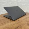 Ігровий ультрабук Б-клас Apple MacBook Pro 2016 A1707 / 15.4" (2880x1800) IPS / Intel Core i7-6700HQ (4 (8) ядра по 2.6 - 3.5 GHz) / 16 GB DDR4 / 512 GB SSD / AMD Radeon Pro 450, 2 GB GDDR5, 128-bit / WebCam / MacOS - Зображення 6