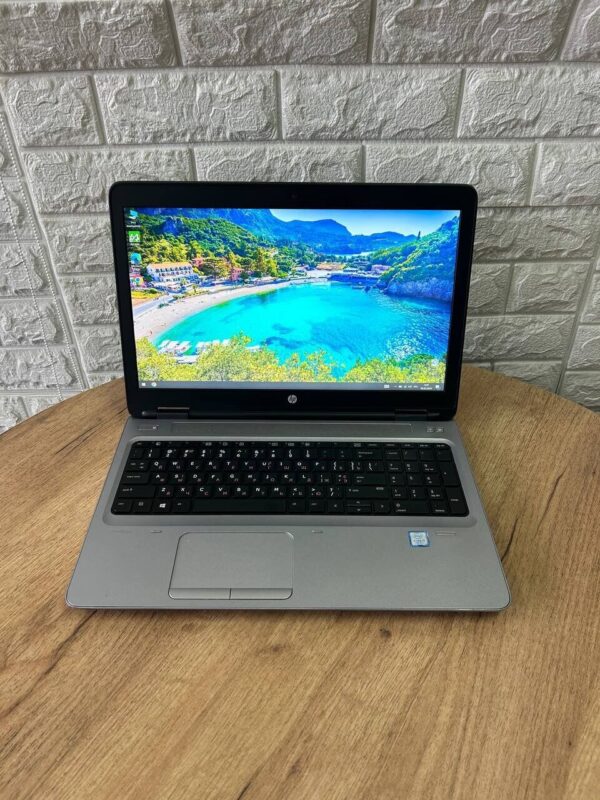 Ноутбук Б-клас HP ProBook 650 G3 / 15.6" (1920x1080) TN / Intel Core i5-7200U (2 (4) ядра по 2.5 - 3.1 GHz) / 8 GB DDR4 / 256 GB SSD / Intel HD Graphics 620 / WebCam - Зображення 2