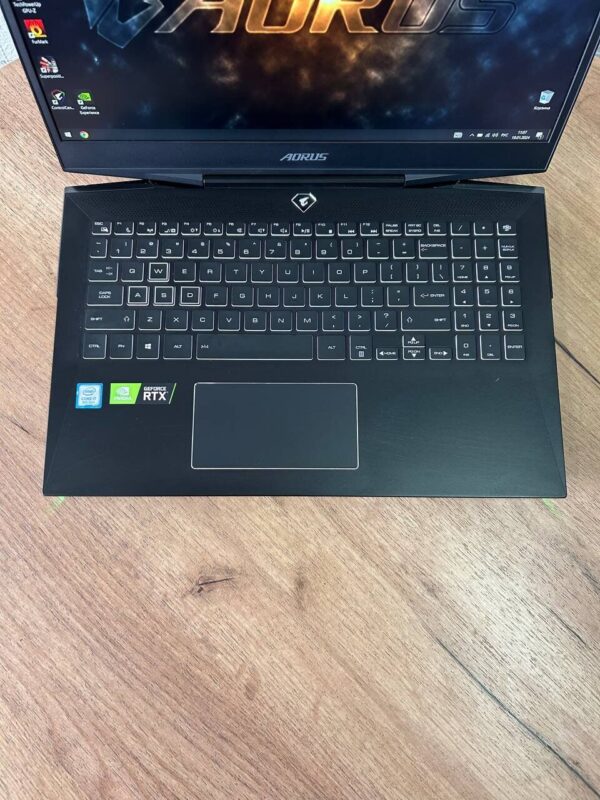 Ігровий ноутбук Б-клас Gigabyte Aorus 15-X9 / 15.6" (1920x1080) IPS / Intel Core i7-8750H (6 (12) ядер по 2.2 - 4.1 GHz) / 16 GB DDR4 / 512 GB SSD / nVidia GeForce RTX 2070, 8 GB GDDR6, 256-bit / WebCam - Зображення 7