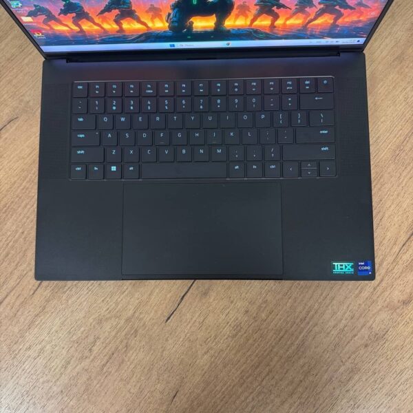Ігровий ноутбук Razer Blade 16 RZ09-0483 / 16" (3840x2400) MiniLED / Intel Core i9-13950HX (24 (32) ядра по 2.2 - 5.5 GHz) / 32 GB DDR5 / 2000 GB SSD NVMe / nVidia GeForce RTX 4090, 16 GB GDDR6, 256-bit / WebCam - Зображення 7