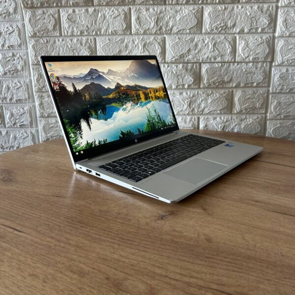 Ультрабук Б-клас HP ProBook 650 G8 / 15.6" (1920x1080) IPS / Intel Core i5-1145G7 (4 (8) ядра по 1.1 - 4.4 GHz) / 16 GB DDR4 / 256 GB SSD / Intel Iris Xe Graphics / WebCam - Зображення 4