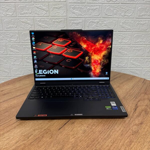 Ігровий ноутбук Lenovo Legion Pro 5 16IRX9 / 16" (2560x1600) IPS / Intel Core i9-14900HX (24 (32) ядра по 1.6 - 5.8 GHz) / 32 GB DDR5 / 1000 GB SSD NVMe / nVidia GeForce RTX 4070, 8 GB GDDR6, 128-bit / WebCam - Зображення 2