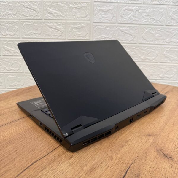 Ігровий ноутбук MSI GP66 Leopard 11UG / 15.6" (1920x1080) IPS / Intel Core i7-11800H (8 (16) ядер по 1.9 - 4.6 GHz) / 16 GB DDR4 / 1000 GB SSD / nVidia GeForce RTX 3070, 8 GB GDDR6, 256-bit / WebCam - Зображення 6