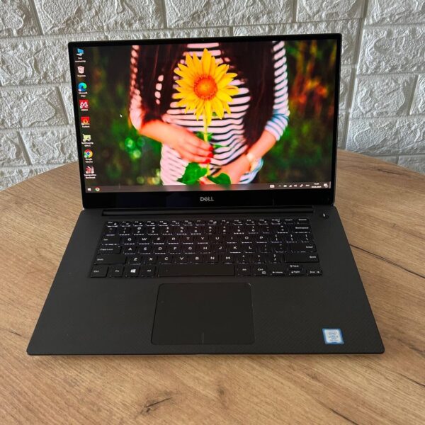 Мобільна робоча станція Dell Precision 5540 / 15.6" (3840x2160) IPS Touch / Intel Core i7-9850H (6 (12) ядер по 2.6 - 4.6 GHz) / 16 GB DDR4 / 256 GB SSD / nVidia Quadro T1000, 4 GB GDDR5, 128-bit / WebCam - Зображення 2